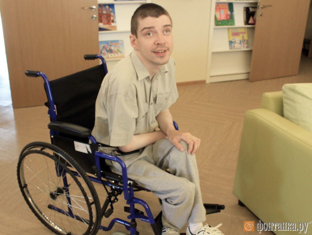 Люди с церебральным параличом. Люди с ДЦП. Инвалид аутист. Инвалид ДЦП.